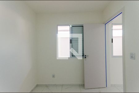 Quarto 1 de apartamento para alugar com 2 quartos, 38m² em Vila Santa Edwiges, São Paulo