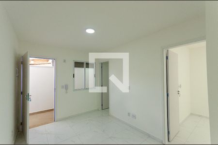 Sala de apartamento para alugar com 2 quartos, 38m² em Vila Santa Edwiges, São Paulo