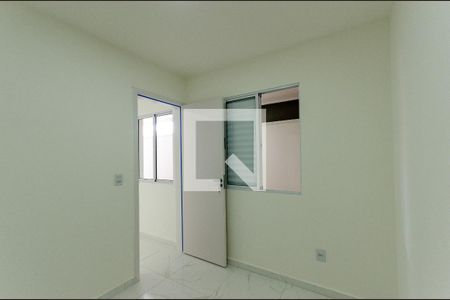 Quarto 1 de apartamento para alugar com 2 quartos, 38m² em Vila Santa Edwiges, São Paulo