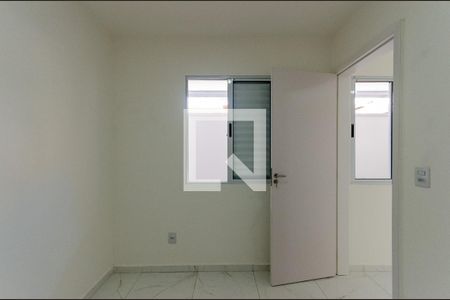 Quarto 1 de apartamento para alugar com 2 quartos, 38m² em Vila Santa Edwiges, São Paulo