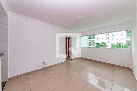 Sala de apartamento para alugar com 2 quartos, 60m² em Cabral, Contagem