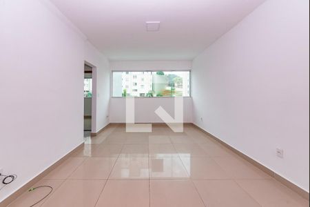 Sala de apartamento para alugar com 2 quartos, 60m² em Cabral, Contagem