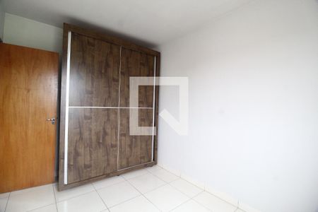 Quarto 1 de apartamento para alugar com 2 quartos, 50m² em Jardim Holanda, Uberlândia