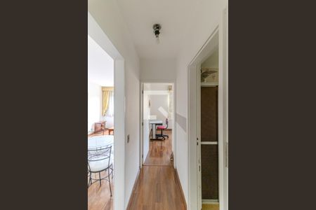 Corredor de apartamento à venda com 2 quartos, 64m² em Vila Buarque, São Paulo