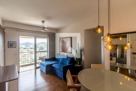 Sala de TV de apartamento à venda com 2 quartos, 67m² em Empresarial 18 do Forte, Barueri