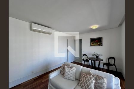 Sala de apartamento para alugar com 3 quartos, 100m² em Campo Belo, São Paulo