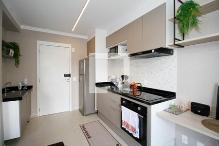 Sala e Cozinha de apartamento para alugar com 1 quarto, 27m² em Pinheiros, São Paulo