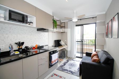 Sala e Cozinha de apartamento para alugar com 1 quarto, 27m² em Pinheiros, São Paulo