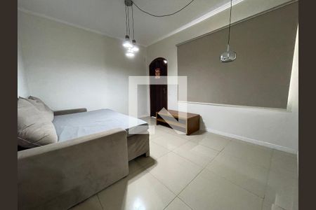 Sala de TV de casa à venda com 4 quartos, 180m² em Cidade São Francisco, São Paulo