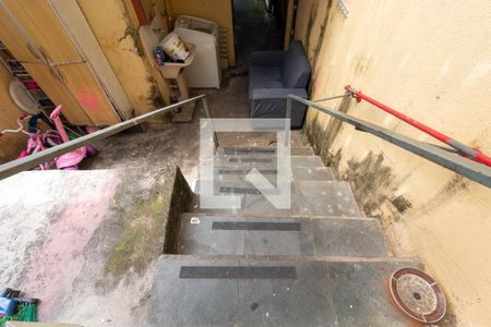 Casa à venda com 250m², 4 quartos e 2 vagas Casa à venda com 250m², 4 quartos e 2 vagasEscada