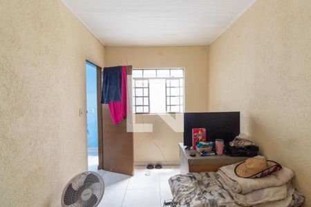 Casa à venda com 250m², 4 quartos e 2 vagas Casa à venda com 250m², 4 quartos e 2 vagasEdícula