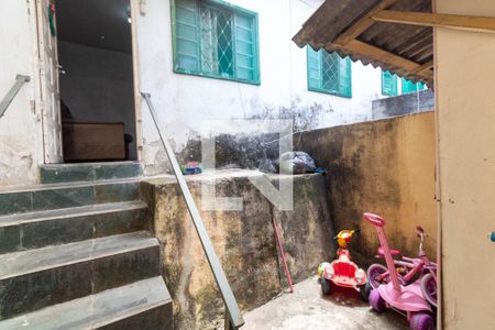 Casa à venda com 250m², 4 quartos e 2 vagas Casa à venda com 250m², 4 quartos e 2 vagasLavanderia