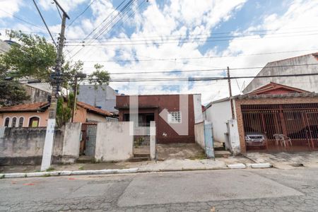 Casa à venda com 250m², 4 quartos e 2 vagas Casa à venda com 250m², 4 quartos e 2 vagasFachada