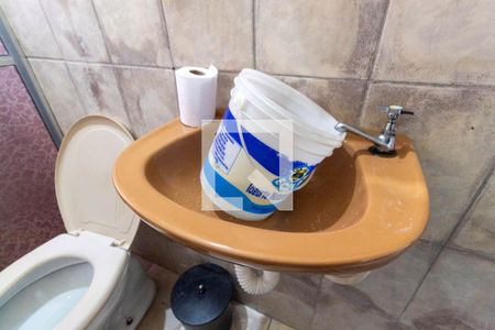 Casa à venda com 250m², 4 quartos e 2 vagas Casa à venda com 250m², 4 quartos e 2 vagasBanheiro