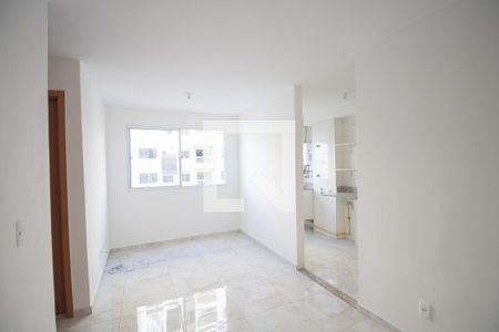 Sala de apartamento para alugar com 2 quartos, 43m² em Colubandê, São Gonçalo