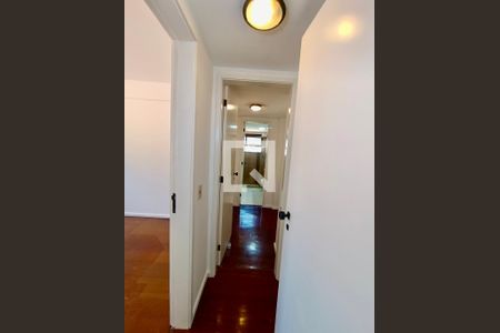 Corredor  de apartamento para alugar com 2 quartos, 94m² em Botafogo, Rio de Janeiro