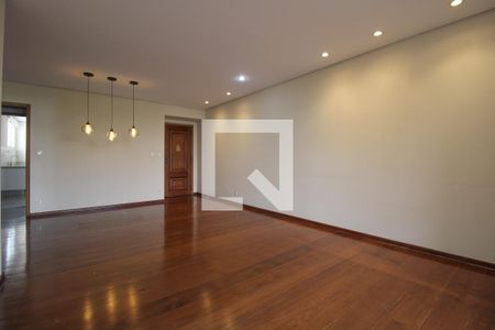 Sala de estar de apartamento à venda com 3 quartos, 160m² em Cambuí, Campinas