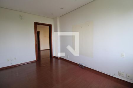 Sala de TV de apartamento à venda com 3 quartos, 160m² em Cambuí, Campinas