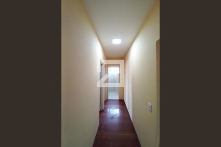 Corredor de apartamento para alugar com 2 quartos, 57m² em Vila Maria Eugênia, Campinas