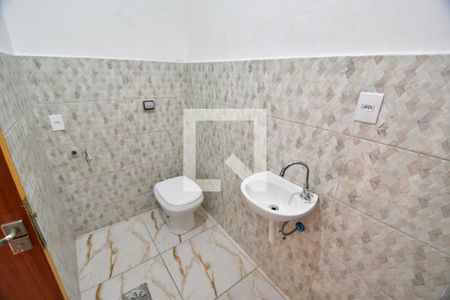 Banheiro de kitnet/studio para alugar com 1 quarto, 40m² em Centro, Campinas