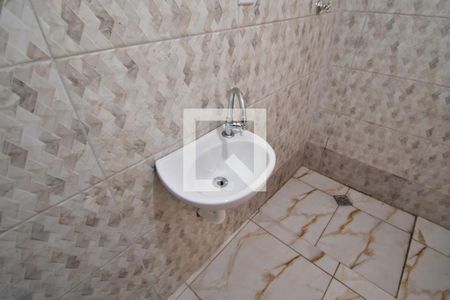 Banheiro de kitnet/studio para alugar com 1 quarto, 40m² em Centro, Campinas