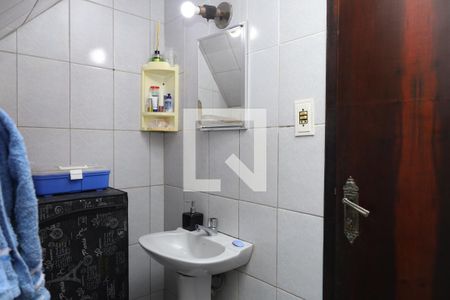 Banheiro de casa para alugar com 1 quarto, 80m² em Vila Nova Curuca, São Paulo