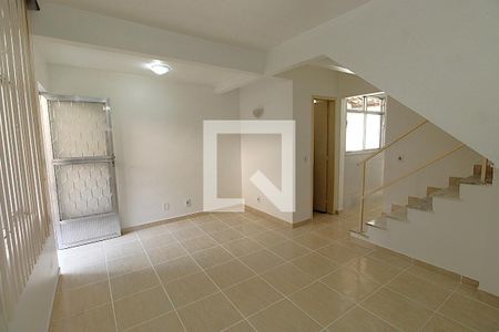 Sala de casa para alugar com 3 quartos, 100m² em Cascadura, Rio de Janeiro