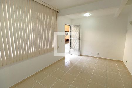 Sala de casa para alugar com 3 quartos, 100m² em Cascadura, Rio de Janeiro