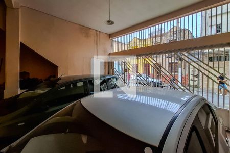 Garagem de casa à venda com 3 quartos, 264m² em Cambuci, São Paulo