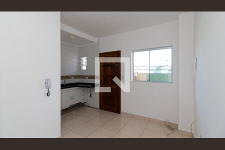 Sala/Cozinha de apartamento para alugar com 1 quarto, 27m² em Cidade Antônio Estêvão de Carvalho, São Paulo