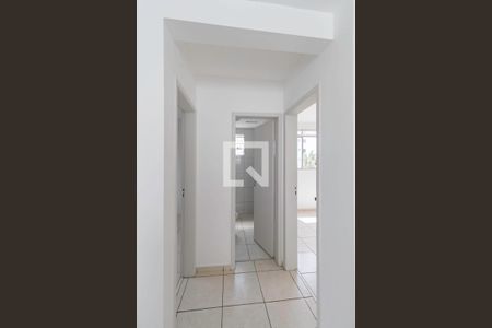 Corredor de apartamento para alugar com 2 quartos, 44m² em Chacaras Reunidas Santa Terezinha, Contagem