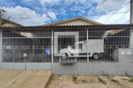 Casa à venda com 215m², 5 quartos e 2 vagas Casa à venda com 215m², 5 quartos e 2 vagasPLACA INSTALADA NA FACHADA