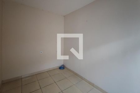 Casa à venda com 215m², 5 quartos e 2 vagas Casa à venda com 215m², 5 quartos e 2 vagasEdícula - Quarto 2