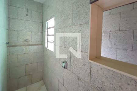 Casa à venda com 215m², 5 quartos e 2 vagas Casa à venda com 215m², 5 quartos e 2 vagasEdícula - Banheiro