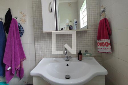 Casa à venda com 215m², 5 quartos e 2 vagas Casa à venda com 215m², 5 quartos e 2 vagasBanheiro 2