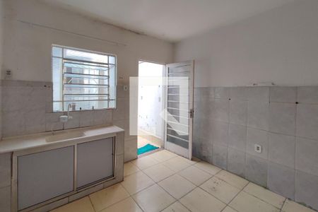 Casa à venda com 215m², 5 quartos e 2 vagas Casa à venda com 215m², 5 quartos e 2 vagasEdícula - Cozinha
