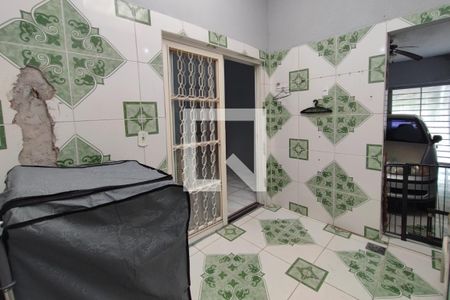 Casa à venda com 215m², 5 quartos e 2 vagas Casa à venda com 215m², 5 quartos e 2 vagasÁrea de Serviço