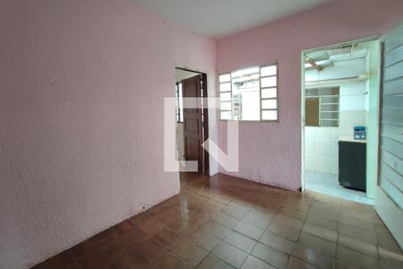 Casa à venda com 215m², 5 quartos e 2 vagas Casa à venda com 215m², 5 quartos e 2 vagasEdícula - Sala