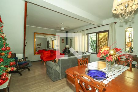 Sala de casa à venda com 3 quartos, 240m² em Parque Santa Fé, Porto Alegre