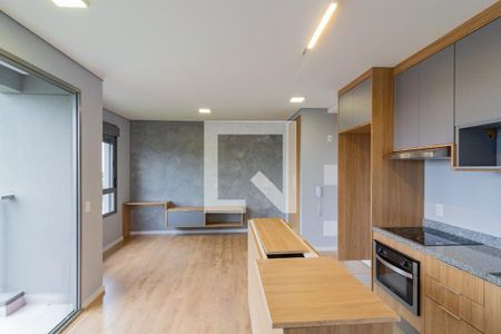 Cozinha  de apartamento para alugar com 1 quarto, 42m² em Santo Amaro, São Paulo