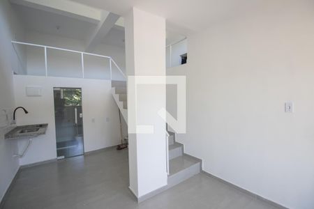 Sala de casa para alugar com 1 quarto, 32m² em Barro Vermelho, São Gonçalo