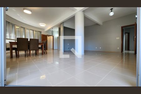 Sala de apartamento para alugar com 4 quartos, 202m² em Gonzaga, Santos