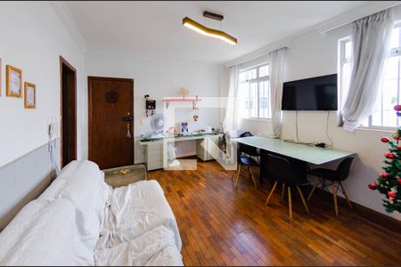 Sala de apartamento para alugar com 3 quartos, 78m² em Padre Eustáquio, Belo Horizonte