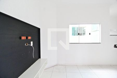 Sala de apartamento para alugar com 2 quartos, 62m² em Jardim Holanda, Uberlândia