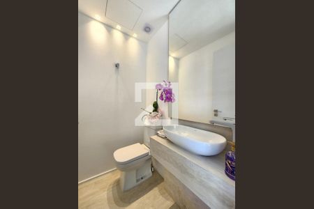 Apartamento à venda com 202m², 3 quartos e 3 vagas Apartamento à venda com 202m², 3 quartos e 3 vagasLavabo