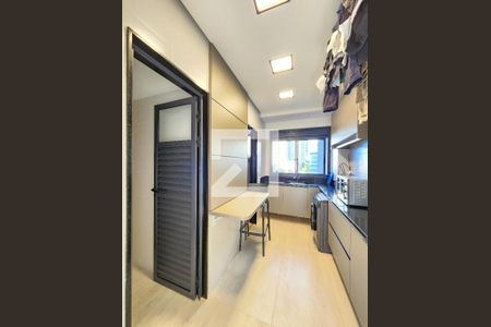 Apartamento à venda com 202m², 3 quartos e 3 vagas Apartamento à venda com 202m², 3 quartos e 3 vagasÁrea de Serviço