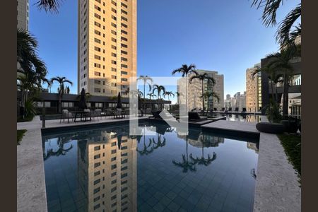 Apartamento à venda com 202m², 3 quartos e 3 vagas Apartamento à venda com 202m², 3 quartos e 3 vagasPiscina