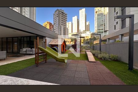 Apartamento à venda com 202m², 3 quartos e 3 vagas Apartamento à venda com 202m², 3 quartos e 3 vagasÁrea comum - Playground