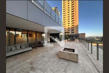 Apartamento à venda com 202m², 3 quartos e 3 vagas Apartamento à venda com 202m², 3 quartos e 3 vagasLareira