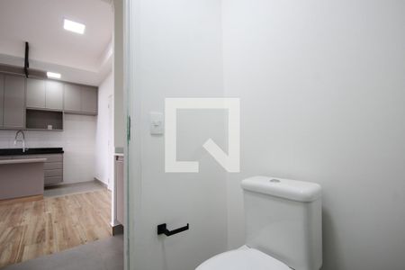 Banheiro de apartamento para alugar com 1 quarto, 33m² em Parque Industrial, Campinas